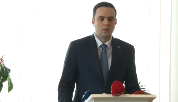 Përfundon takimi i Abdixhikut me deputetët, flasin nga LDK-ja