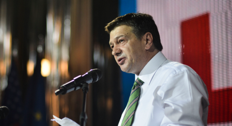 Meta e quan Tërmkollin si “sekuritase në derë të LDK’së që përzënë kuadro”