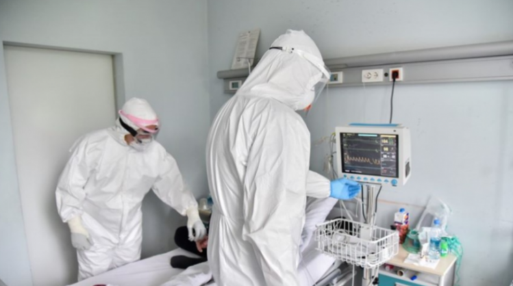 Shërimi i COVID-19, familjarët e të prekurve ankohen për çmimin e lartë të terapisë