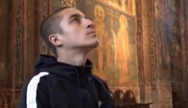 “Nga Sulejman bëhet Dushan”, mediat serbe raportojnë për 24-vjeçarin nga Kosova që u konvertua në ortodoks