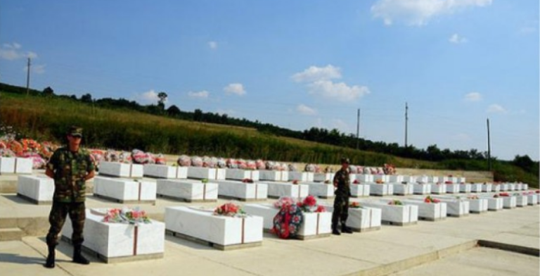 Zeka: Varrezat e familjes Jashari u ndërtuan turku, jo nga qeveritë e Kosovës
