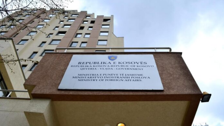 Kaosi që la në MPJ Meliza Haradinaj, dy zyrtarë pretendojnë se janë drejtorë të përgjithshëm në Ministri