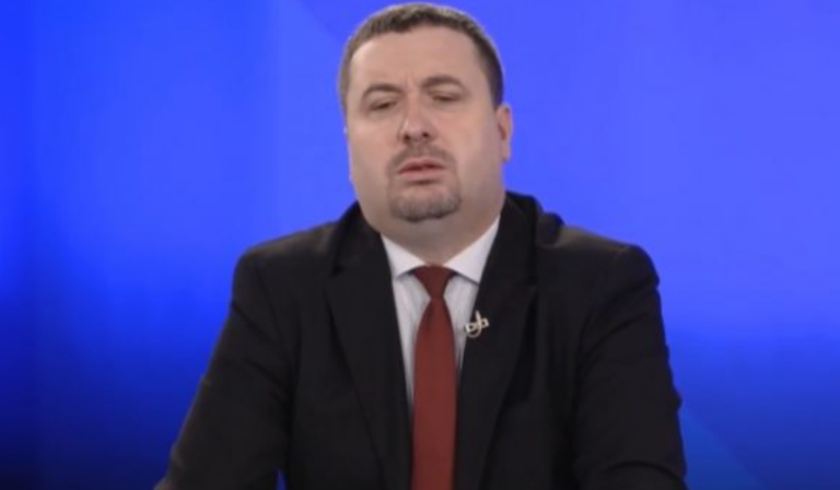 Latifi: Në fund Isa Mustafa na befason me Avdullah Hotin kandidat për kryetar