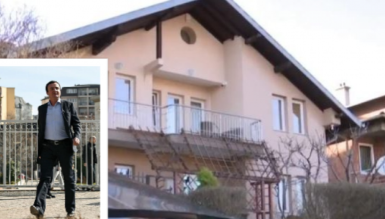 Portali Syri: Kurti ndërroi vendbanim shkaku i sigurisë, me sugjerim të Policisë