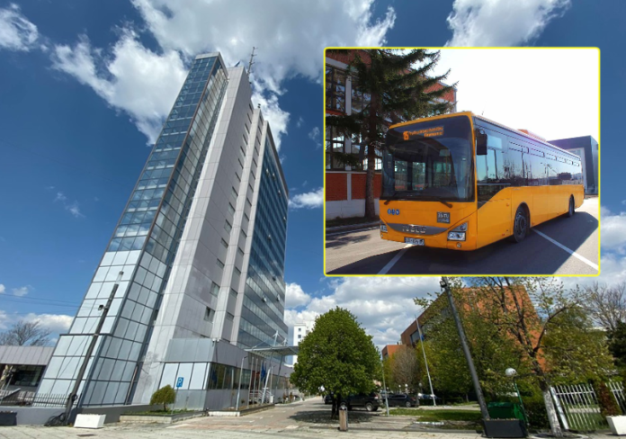 Paralajmërohet nisja e mbi 1 mijë autobusëve drejt objektit të qeverisë