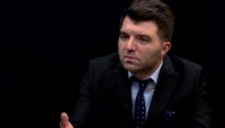 Inxhinieri kosovar ka një propozim për ministrin Vitia pas arritjes së vaksinave në Kosovë
