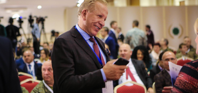 A ia “fali” Behgjet Pacolli Albin Kurtit “kërcënimin” me arrestim?! Jep sinajale se do t’ia votoj të nominuarën për presidente, Vjosa Osmanin!!