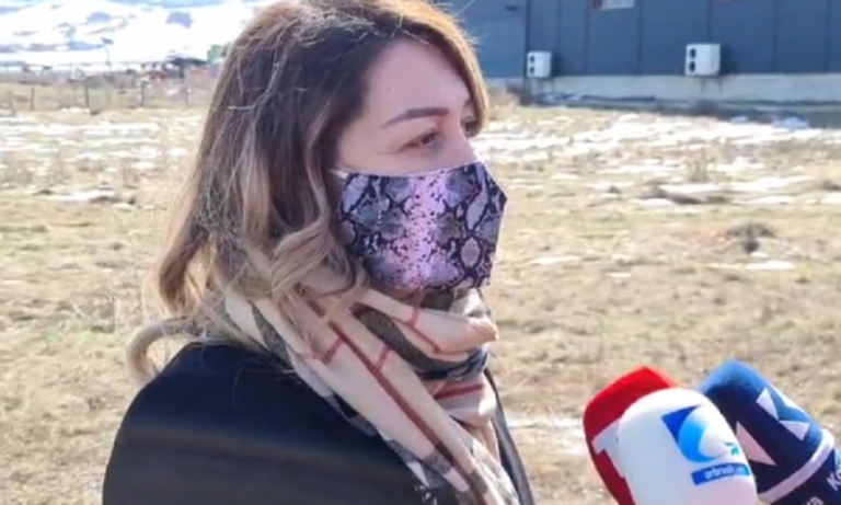 Adelina flet pas varrosjes së babait: E di që dhimbja do të zbutet, por malli do të më shtohet