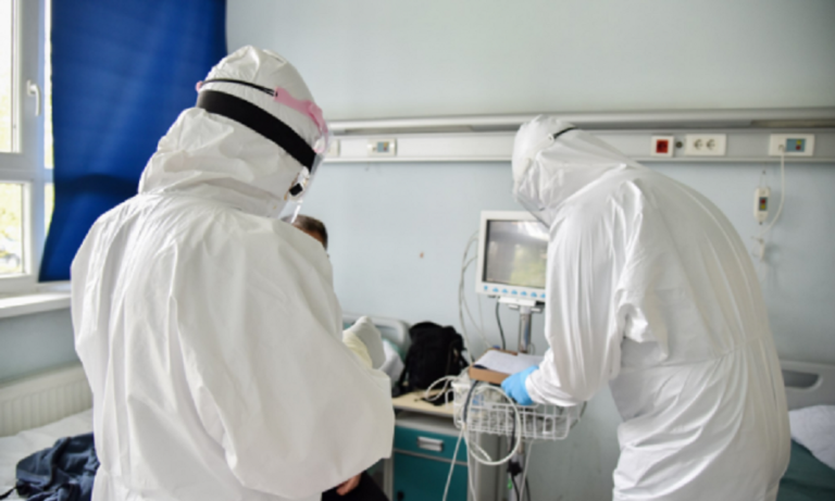 “Hiqma oksigjeni e më lër të vdes”, infermieri i Klinikës Infektive rrëfen momentet e dhimbshme me pacientët
