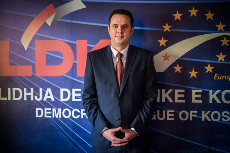 LDK zgjedhë Lumir Abdixhikun kryetar të ri të partisë