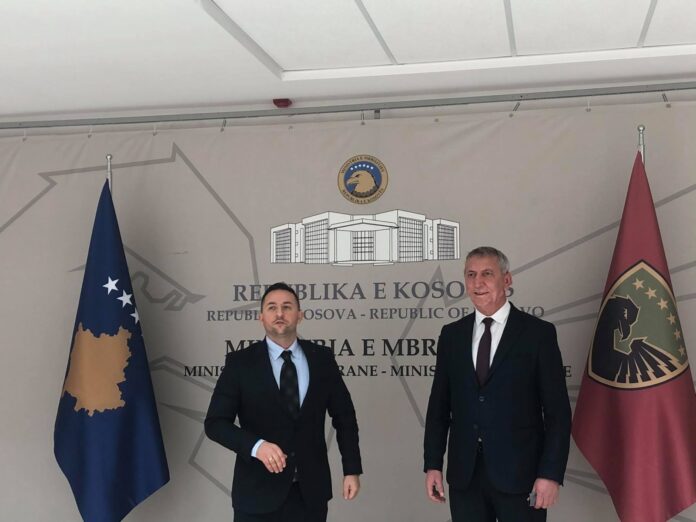 Ministri i ri i Mbrojtjes: Braktisa gjithçka për t’i shërbyer vendit