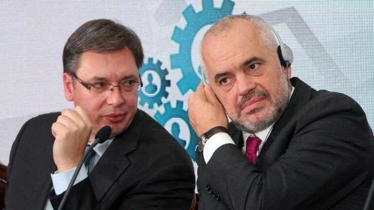 Rama reagon për provokimin e Vuçiq: Hartë leshi nga ai që luan me kukulla në Facebook