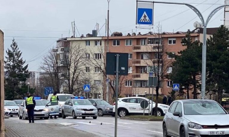 Vetura shkel një këmbësor në lagjen Ulpiana të Prishtinës