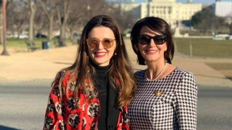 Vlora Çitaku i reagon ambasadorit amerikan: Atifete Jahjaga nuk ka qenë produkt i asnjë “zarfi”