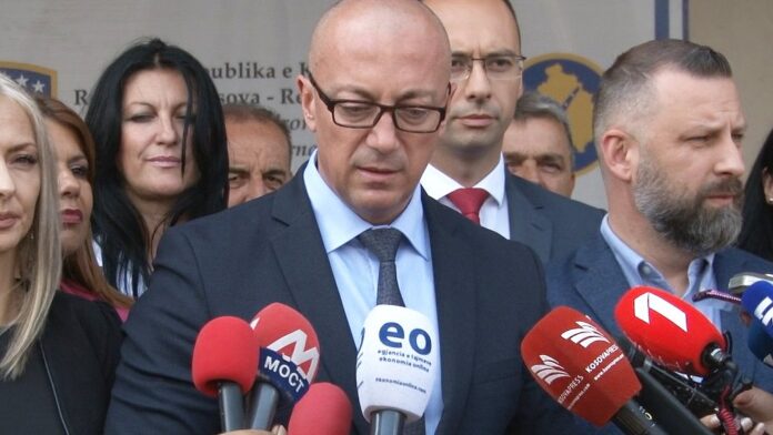 Urdhër i prerë nga Lista Serbe: S`ka kuorum e as votë për Vjosa Osmanin