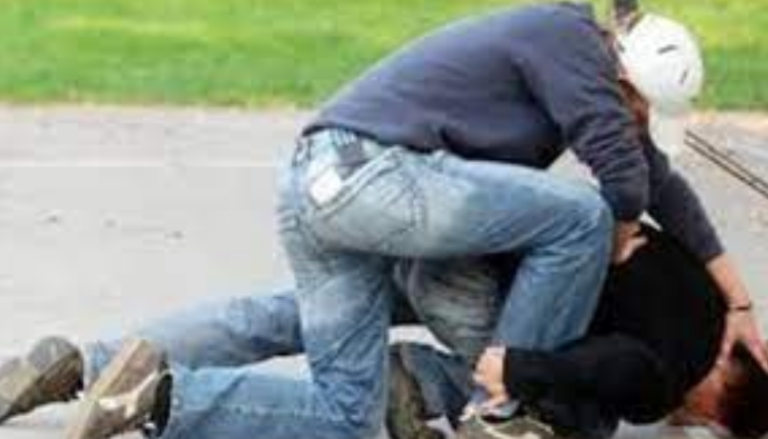 Vëllai e bën vëllanë për spital, shkak prona