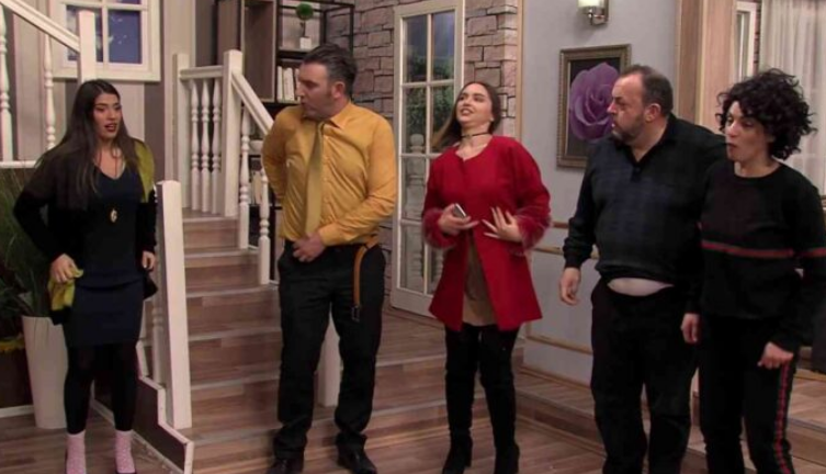 Aktroja e “Çka ka Shpija” pëson një aksident, mbetet me lëndime serioze