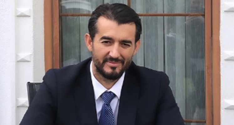 Labinot Tahiri publikon foto nga shtëpia e tij tejet luksoze