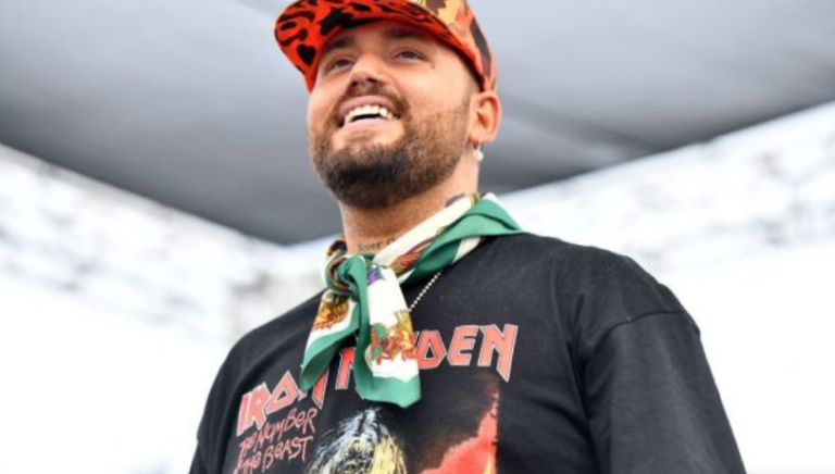 Reperi me famë botërore uron Vjosa Osmanin