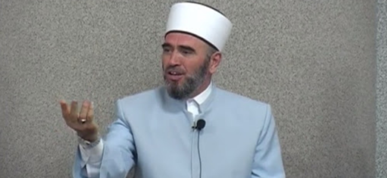 Teologu Zekirija Bajrami: Burri s’ka të drejtë t’ia kërkojë gruas rrogën