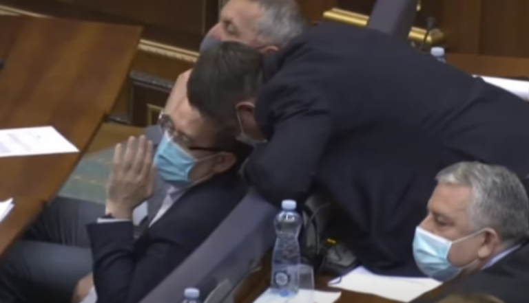 Këta janë deputetët e LDK’së që nuk po marrin pjesë në votimin e presidentit