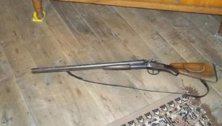 77 vjeçari vret veten me armën e gjuetisë
