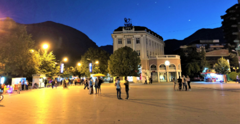 21 vjeçarja hidhet nga kati i tretë i një hoteli, Policia jep detaje