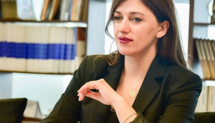 “Konfiskimi i pasurisë së pajustifikueshme”, Ministrja Haxhiu paralajmëron adresime tjera