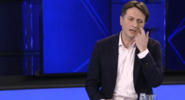 Murati për dialogun Kosovë-Serbi: Të gjitha variantet çojnë në ndryshim të kufijve