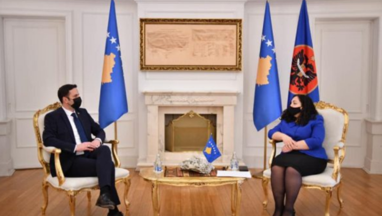 Presidentja e pret Lumir Abdixhikun në zyrë: E përgëzova për rolin konstruktiv të LDK’së