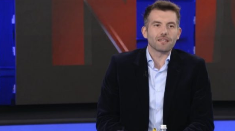 Rron Gjinovci: Hajde në shekullin 21 hoxhë se na u knaqëm