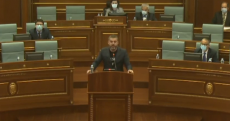 Ardian Kastrati për Albin Kurtin: Marrja e Zotit, duke u sill me gotë të verës nëpër Lac e nëpër Durrës