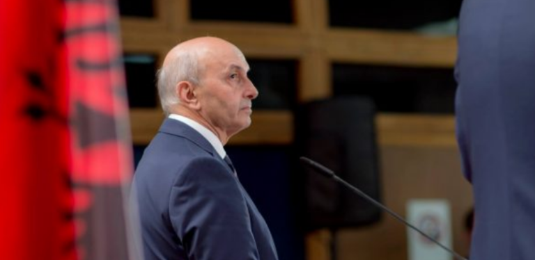 Mustafa: Nëse Kurti vendos t’i refuzojë mallrat kineze, qytetarët do të mbesin lakuriq