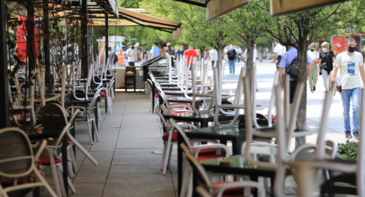 Të hënën hapen gastronomia dhe qendrat tregtare: Masat tjera po rishikohen
