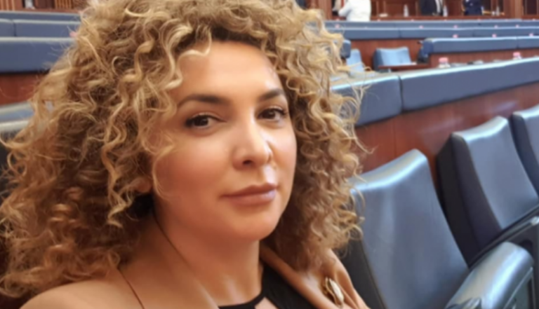 Mori pjesë në votimin për presidenten Vjosa Osmani, AAK merr vendimin për Albena Reshitaj