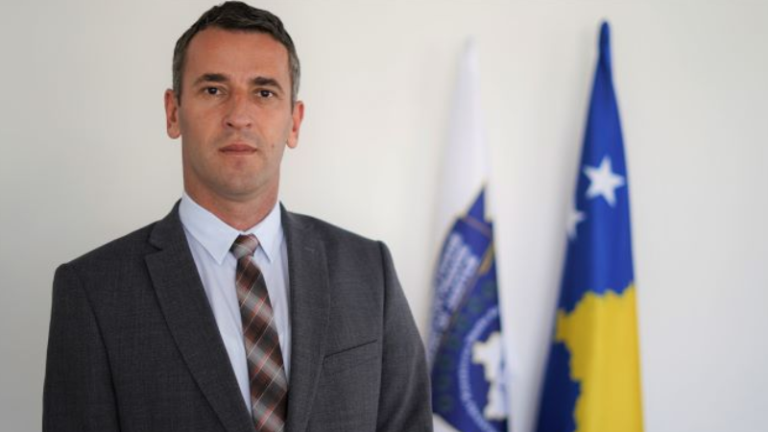 Thaçi i përgjigjet Haxhiut: Ke zgjedhur njeriun e gabuar për luftë politike, ishe e njoftuar për atë pronë