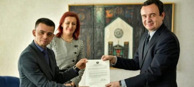 Kurti liron nga detyra Qazim Rrahmanin, ky është zëvendësministri i ri