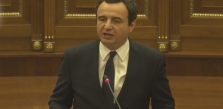 “Me bo me shtru pyetjen në Facebook a fluturon Albin Kurti, 90% del që po”