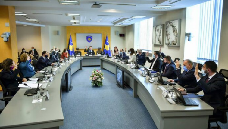 Kurti i shkarkon anëtarët e ARKEP-it të emëruar nga Qeveria Hoti