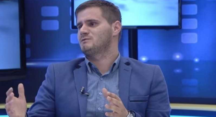 Olluri ‘godet’ Kurtin: Me të rëndësishëm e ka fatin e Boiken Abazit se menaxhimin e pandemisë në Kosovë