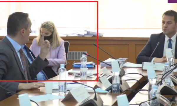 “Hera e parë në jetë…”, debat i ashpër mes drejtorit të RTK-së dhe Armend Mujës