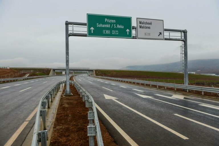 Arsyet se pse autostradat e Kosovës janë pa pagesë