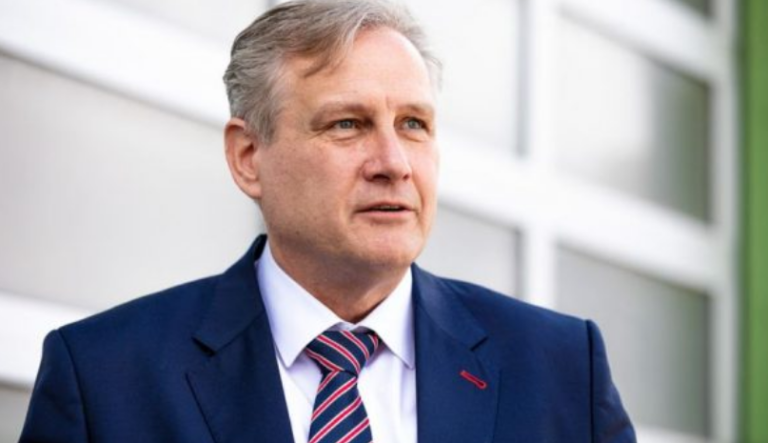 Deputeti gjerman: Kosova është pjesë e Serbisë