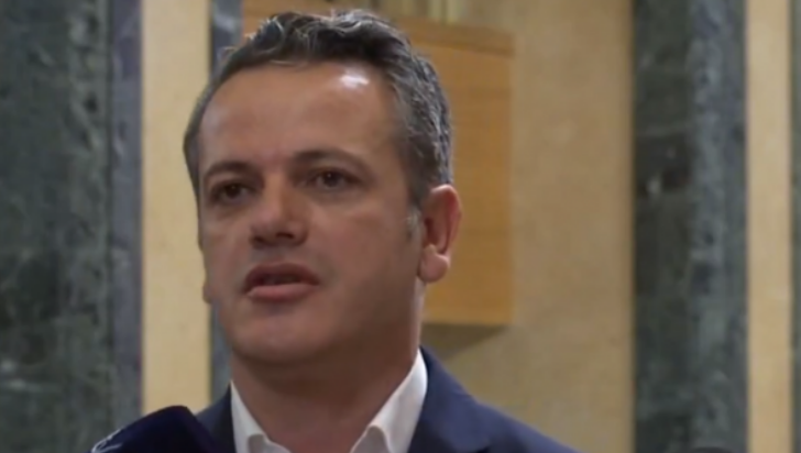 Arben Gashi: Sot partia e Kurtit dhe Lista Serbe votuan që t’i paguhen faturat e energjisë serbëve në veri