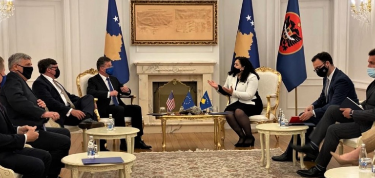 Ambasada amerikane reagon pas takimit të Palmer dhe Lajçak me krerët e shtetit