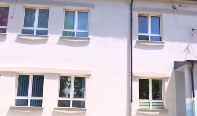 “Kom mi çu jashtë vendit”: Prindi refuzoi t’i dërgonte fëmijët në shkollë, intervenon policia