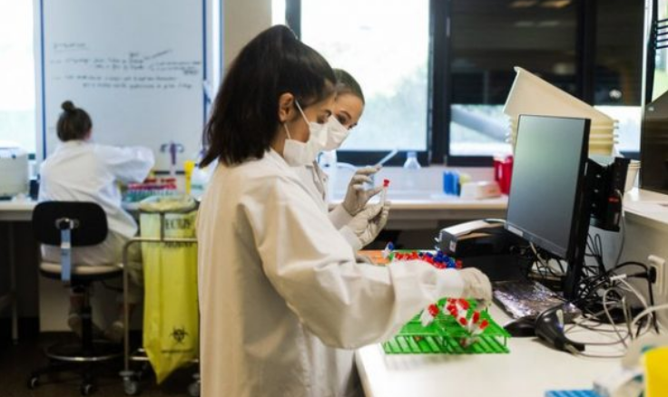 Studimi: COVID-19 mund të infektojë edhe trurin