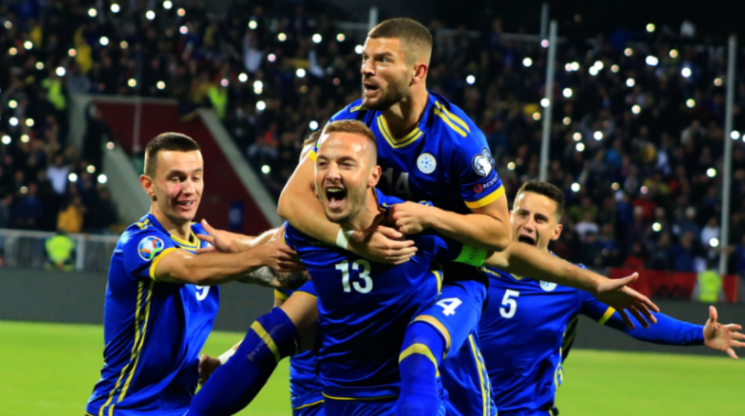 Kosova përshëndetet me Andi Zeqirin, Mërgim Berishën dhe të tjerët: FIFA konfirmon rregulloren e re