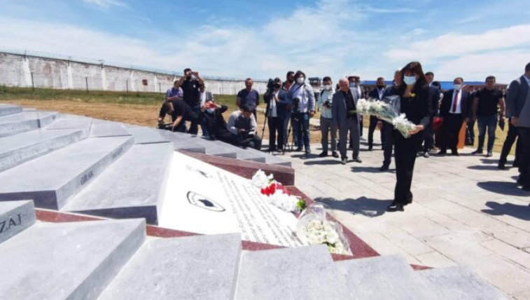 Ministrja Haxhiu për Masakrën e Dubravës: Përgatitja e padisë për gjenocid do të jetë në fokus të punës sonë