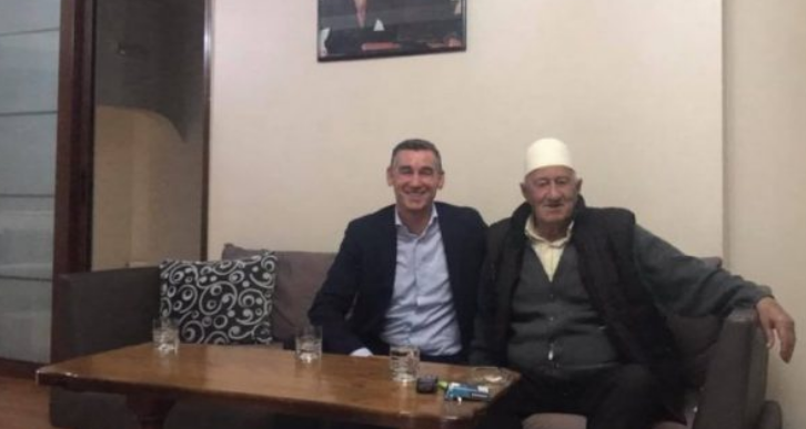 Mësohet gjendja shëndetësore e babait të Kadri Veselit